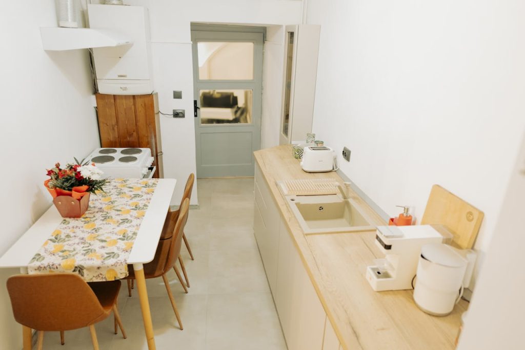 Kleine keuken inspiratie: meer ruimte en sfeer in een compacte keuken